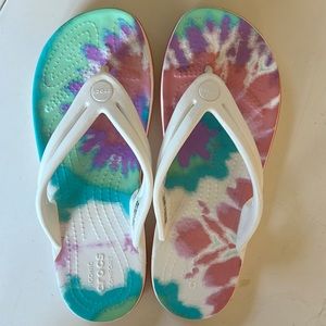 Croc tye died flip flops